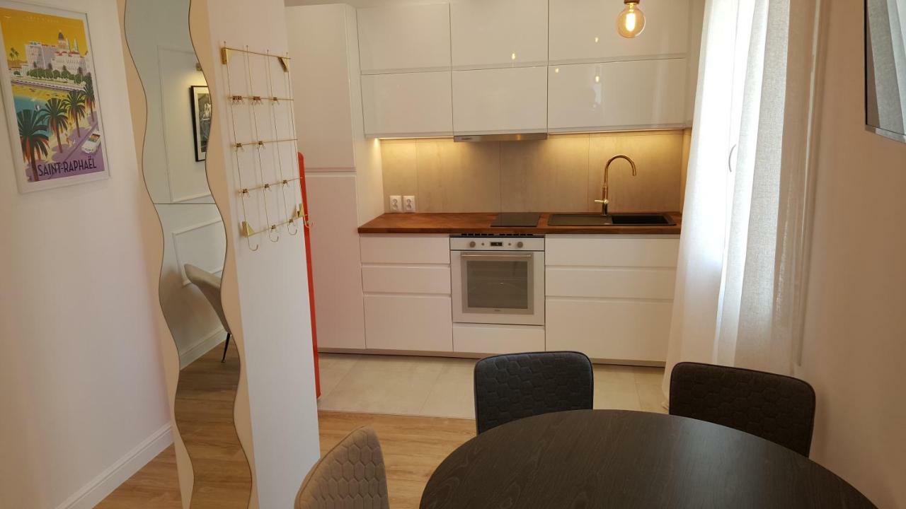 123 Sadi Carnot, Classe 2 Etoiles Saint-Raphaël Eksteriør billede